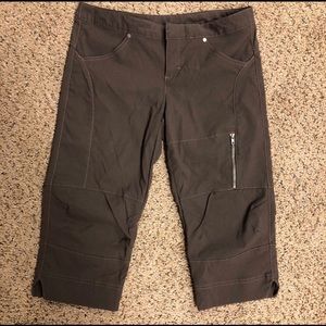 Athleta hiking commuter capris size 4